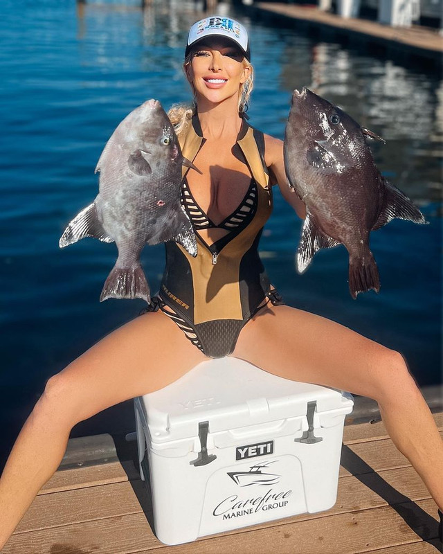 swim_assrt257fisherwoman