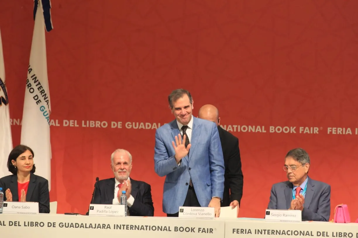 Ataques contra el INE son por moda, según Lorenzo Córdova