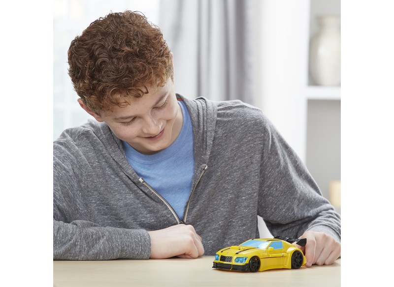 Transformers-Cyberverse-Ultra-Bumblebee-007