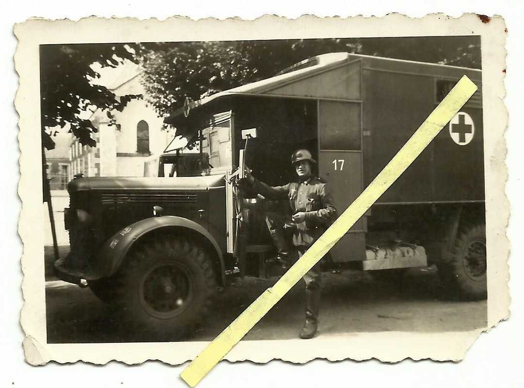Wehrmacht mit Sankra LKW Auto - Sannitätskrafwag
