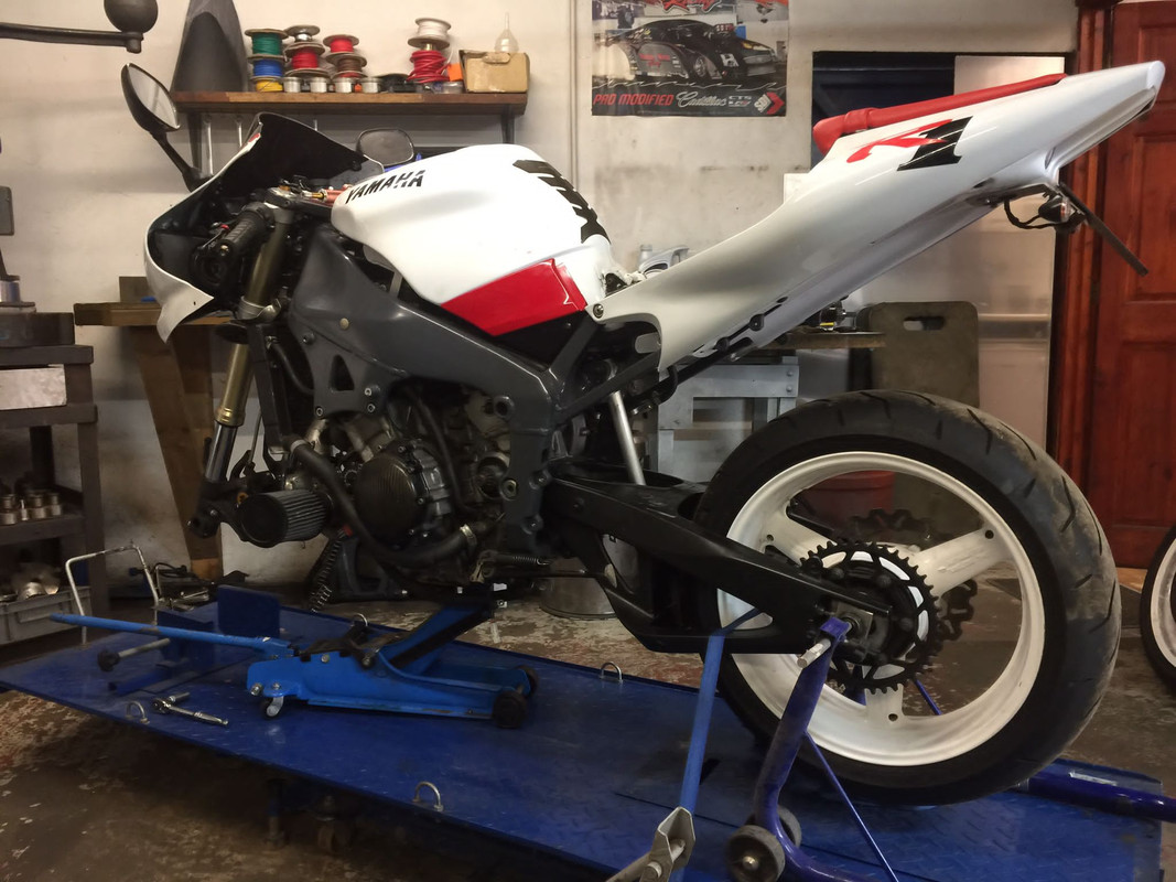 42C1C411-38CD-44AD-83C6-63A4DE73FF03