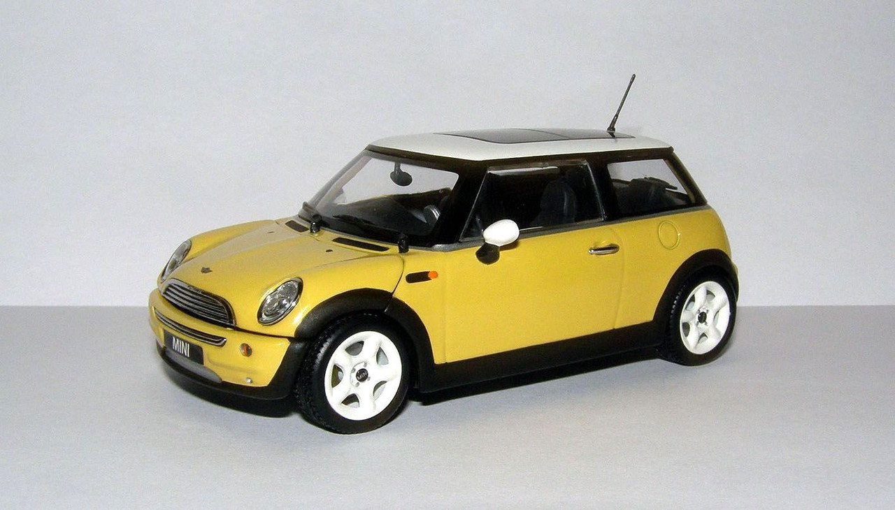 2000 Mini Cooper (R50) (Minichamps DC469) 1