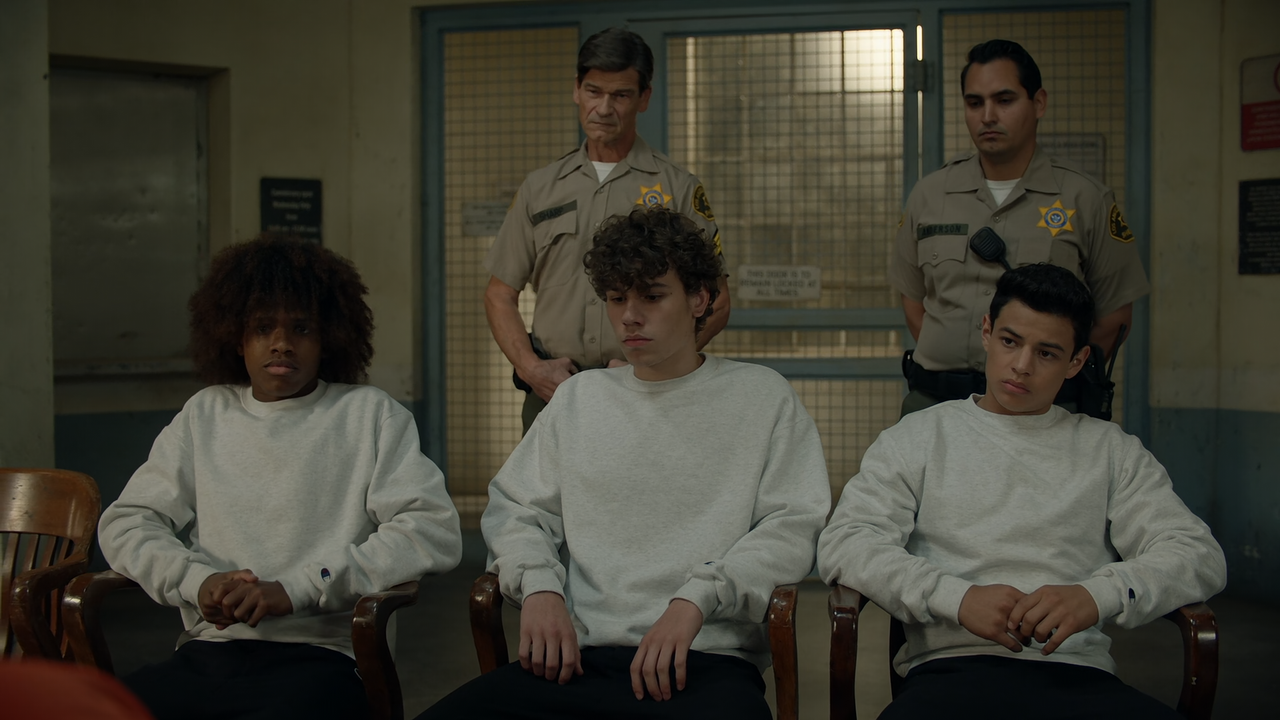 The.Rookie.S02E18.Under.the.Gun.1080p.10bit.AMZN.WEB-DL.AAC5.1.HEVC-Vyndros.mkv_snapshot_19.02_[2020