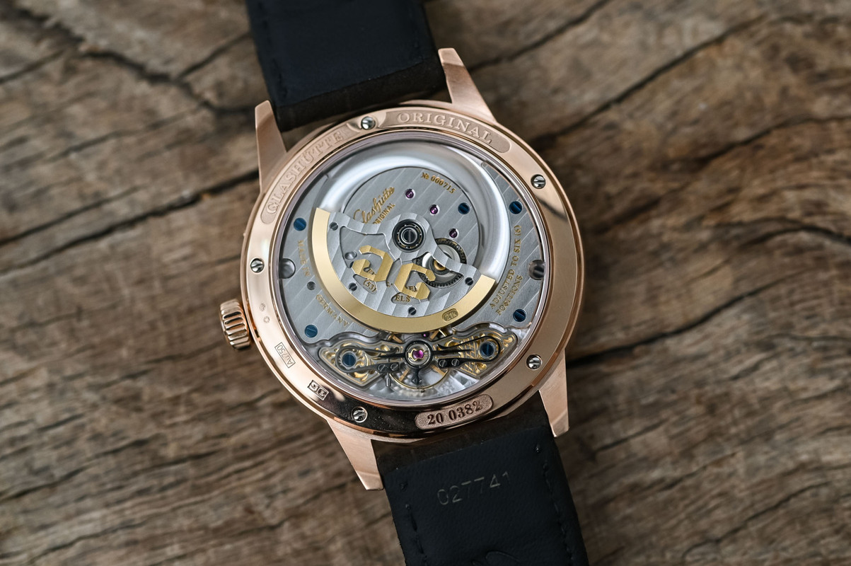 Glashutte-Original-PanoMaticCalendar-Annual-Calendar-Red-gold-version-Review-12-2048x1362