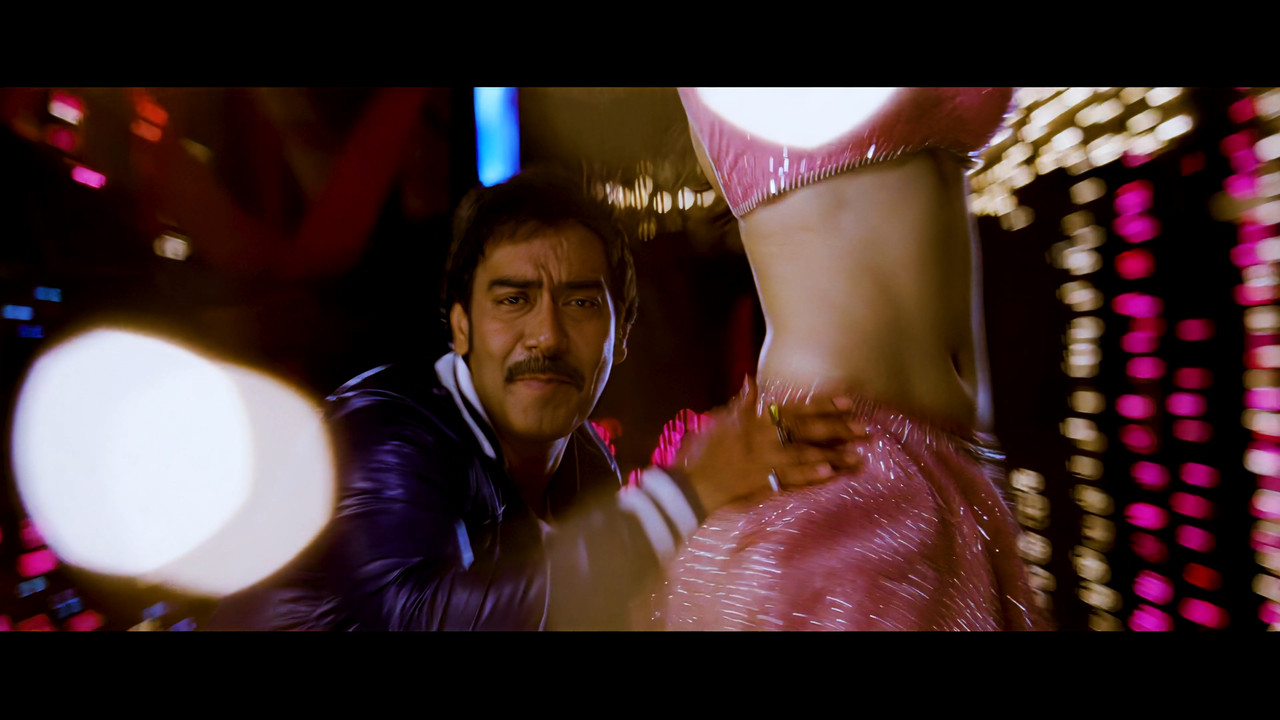 Tamanna Hot Song 03 From Himmatwala Taki O Taki 4K (Best Quality).mp4_snapshot_03.39_[2021.04.05_13.