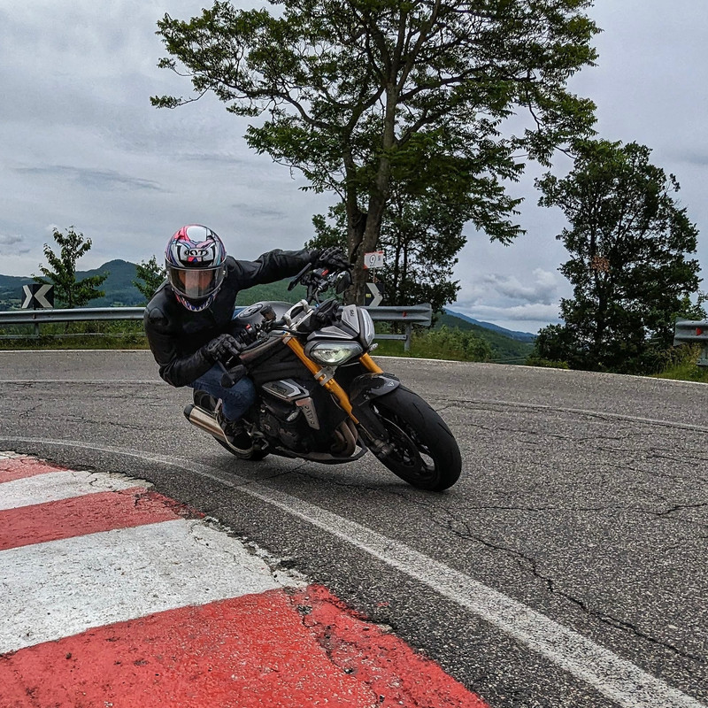 AADC220B-F719-4CCE-ADD5-96CE33A96FE2