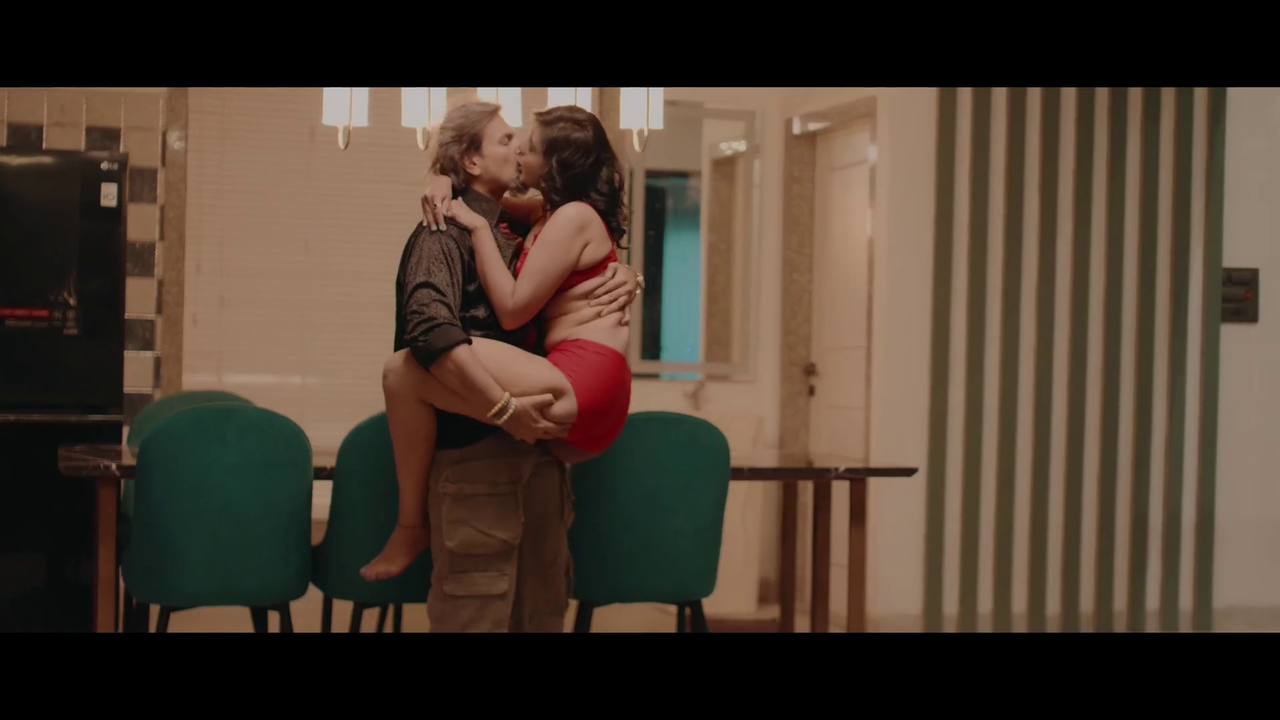 vlcsnap-2025-06-09-22h49m48s388