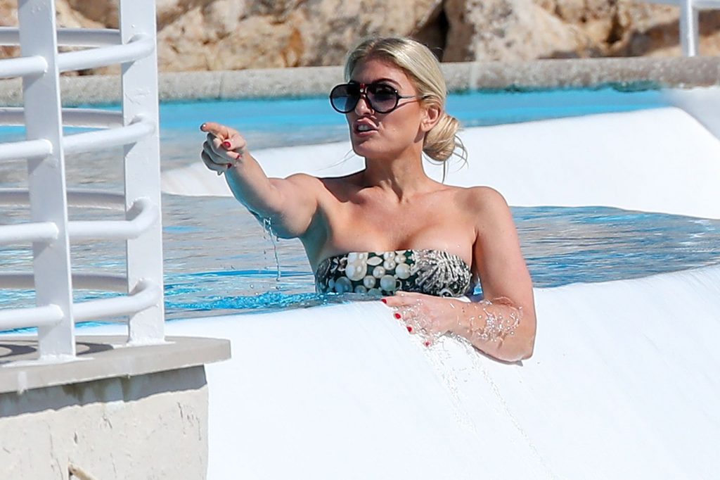 Hofit-Golan-upskirt-STARS-com-1024x1536-13