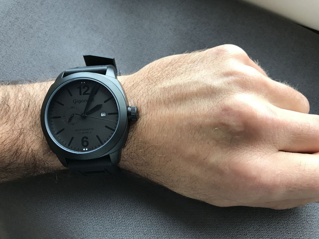 E8A0D175-6B4D-44C7-8A92-7253920F4FF1