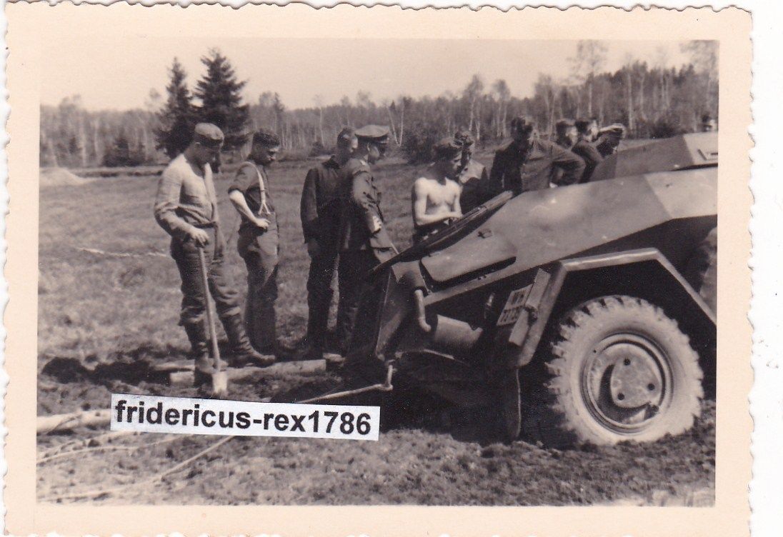 1 Panzerspähwagen Sd.Kfz. 221 Panzer Tank im Tar