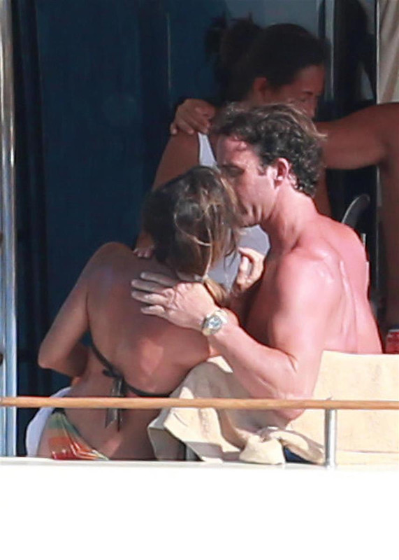 D6414A34-3F94-490A-9A07-1749D3DC9A94