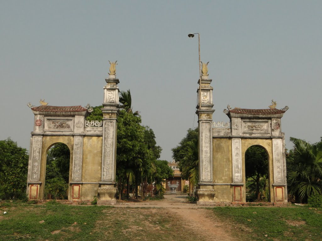 Cổng lối vào thành cổ Luy Lâu thuận thành bắc ninh