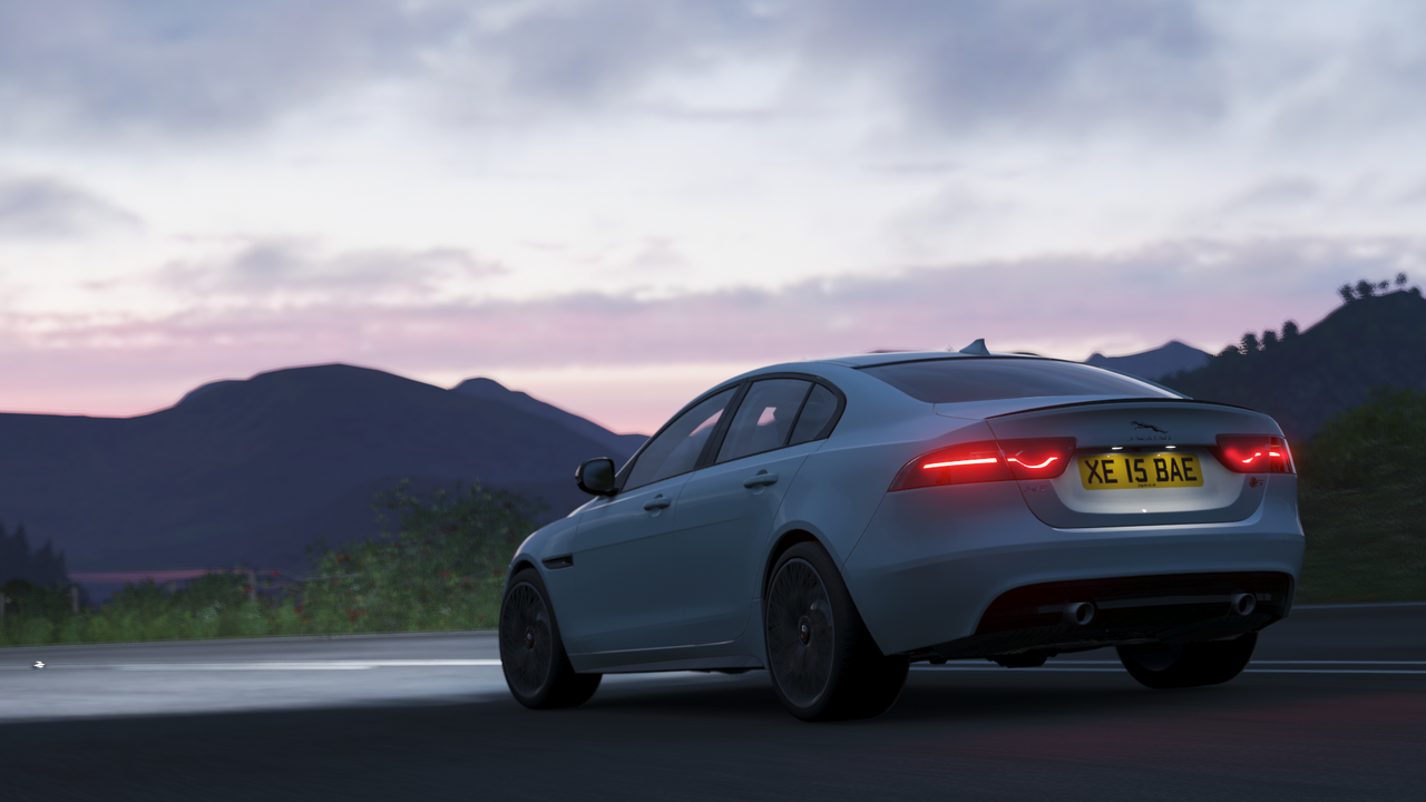 FH4-Jaguar-XE-S-2.png