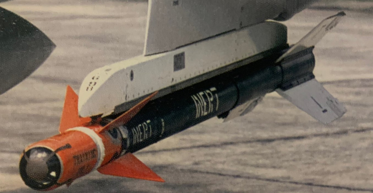 Aim9bcvr.jpg
