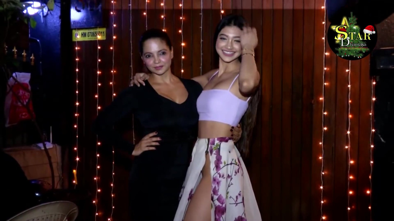 Alanna Pandey 21