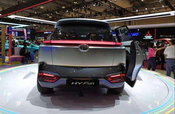 Daihatsu HyFun mpv concept / New Alza preview?