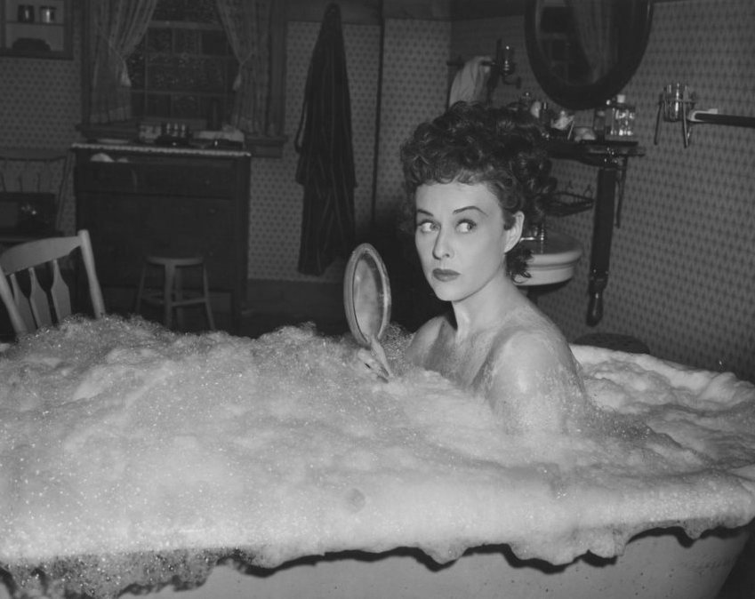 paulette_goddard_mb25