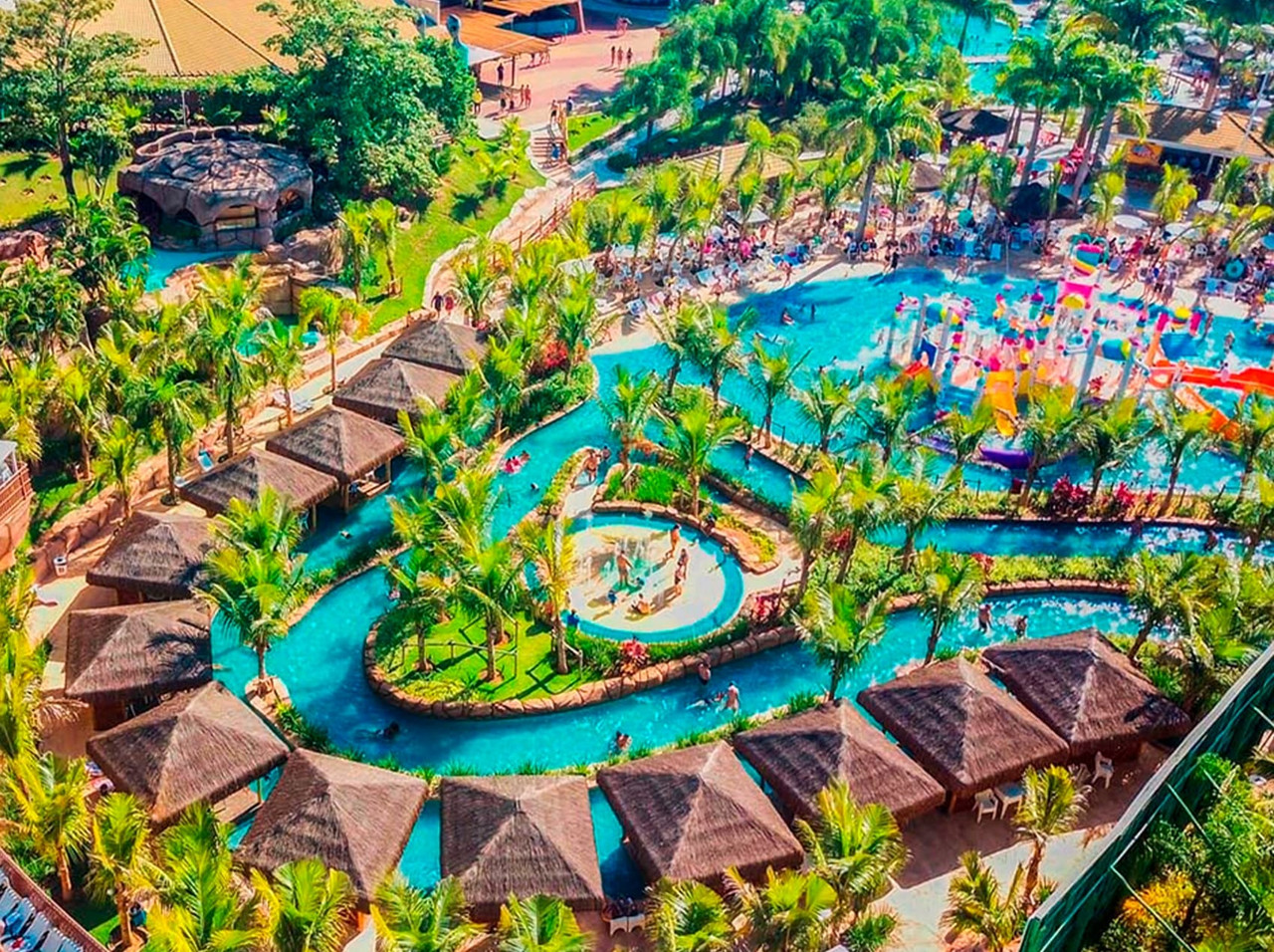 Imagem aérea do parque aquático