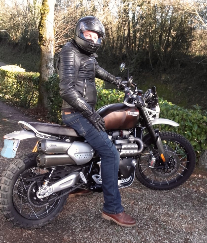 AFF38607-57F8-403A-9402-8C6C623D8001