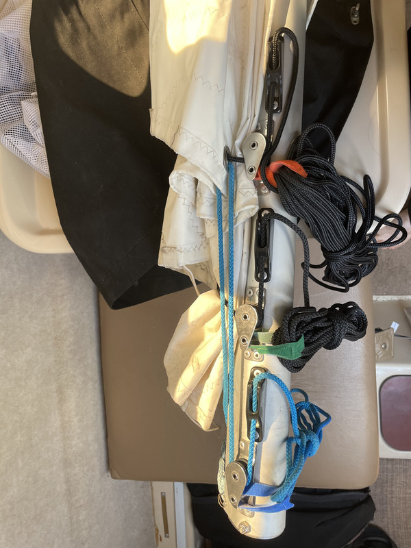 2D40DFB7-1BDC-4110-861A-55AC0116E0B6