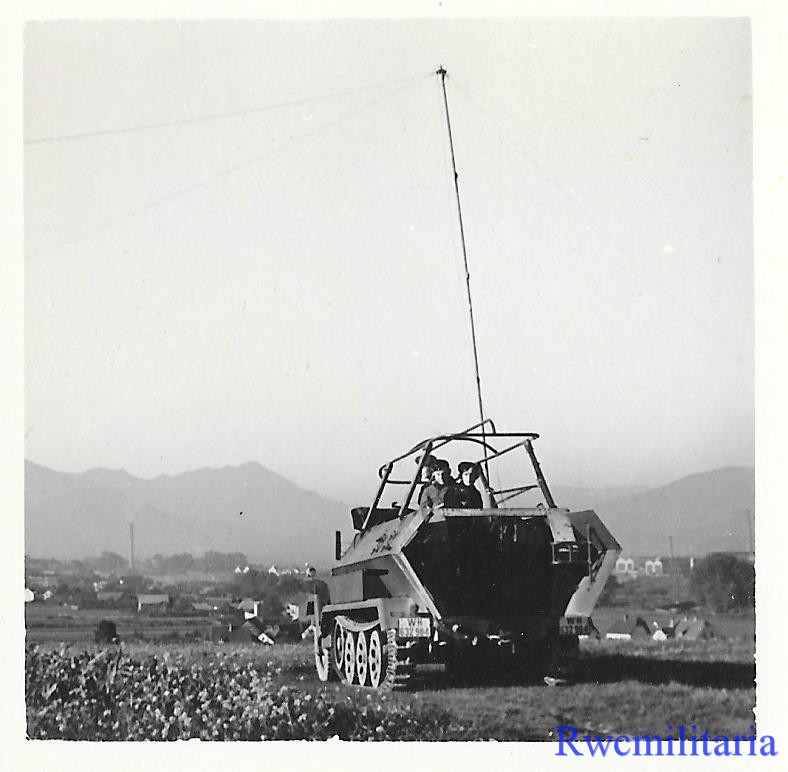 German SdKfz.251 Schützenpanzerwagen Signals Hal