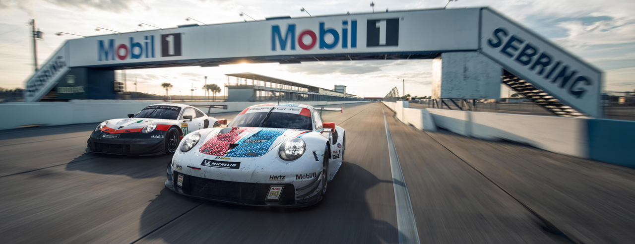Porsche 911 RSR Race track