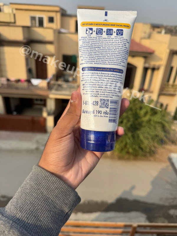 Vitamin E Rejuvenating WHIP Facial Wash 190 g. - image 2