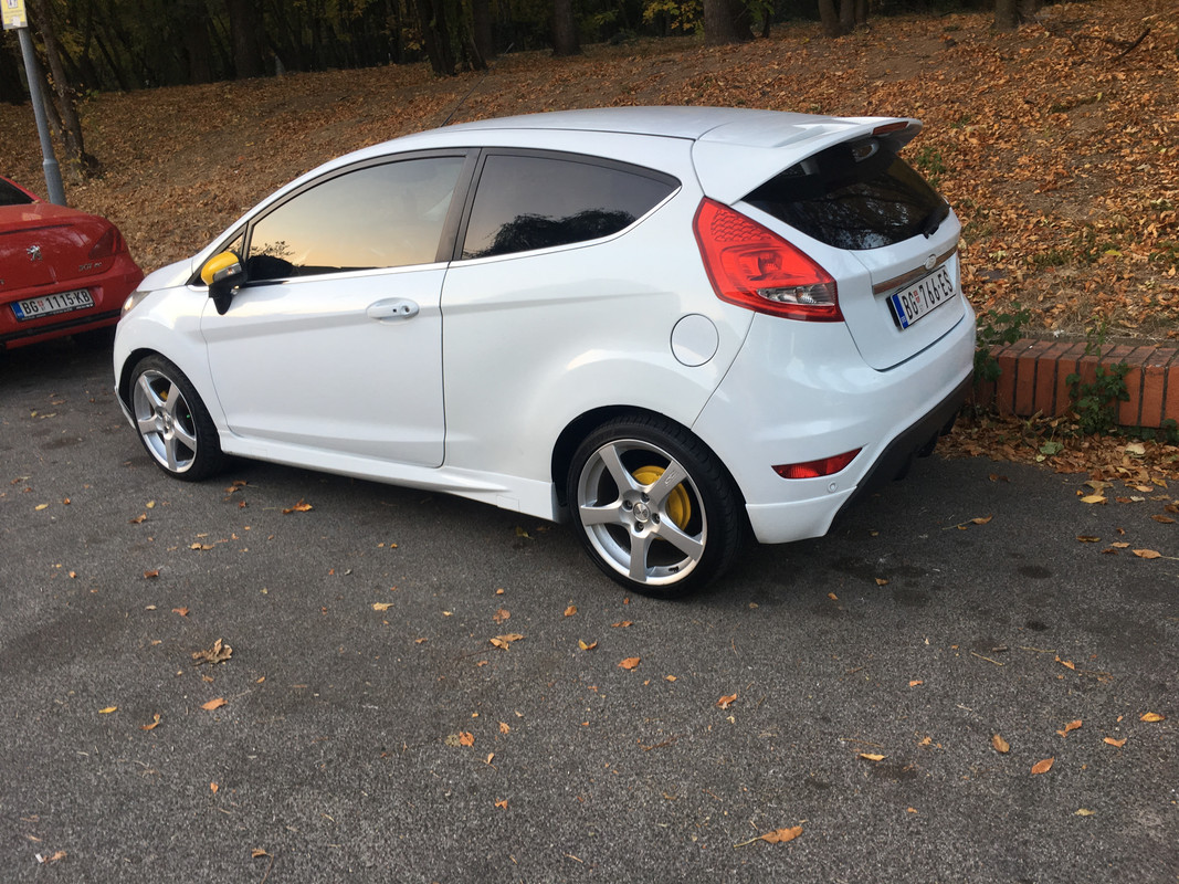 23498532-0EF0-47FA-993A-7E118F006D6F