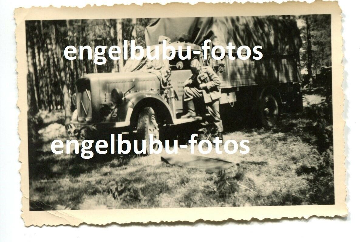 FOTO - Stug-Abt. 243 - STURMGESCHÜTZ - Kfz - LKW mit WAPPEN -