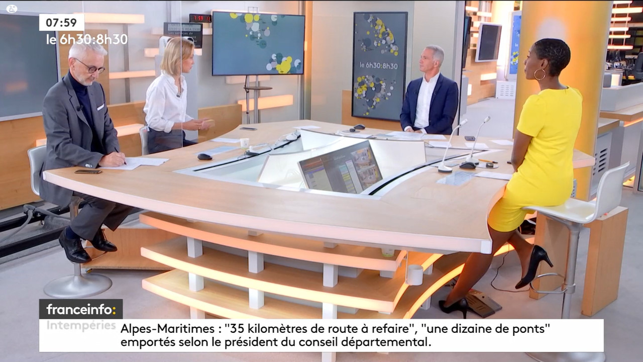 10.07 - 05.29.00 - 9h30. Entre JT, chroniques, invités et revues de p....ts_snapshot_01.36.17.300