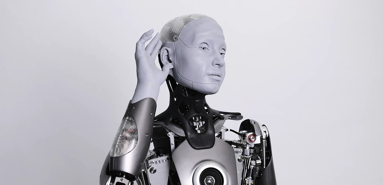 Ameca, Robot con Intelligenza Artificiale dalle sembianze umane [VIDEO]