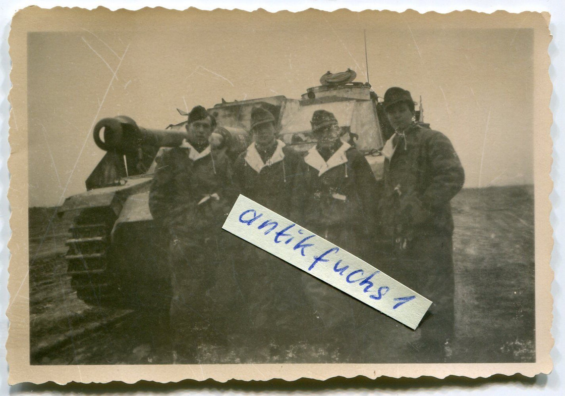 Haubitze der Abt.276 in weiß 1943