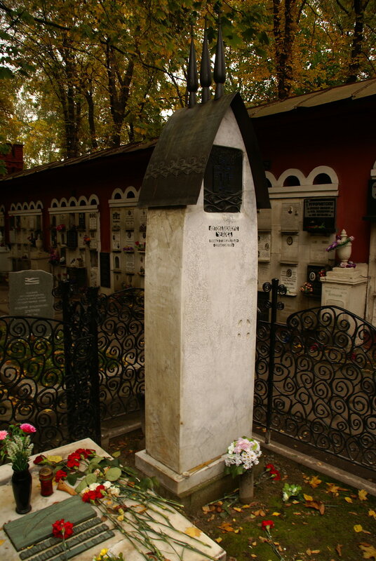 01-Chekhov-Anton-grave