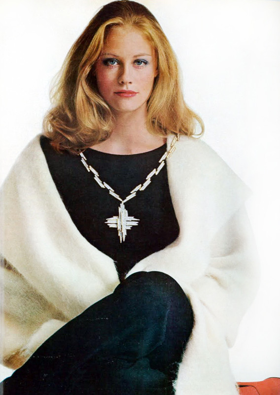 CybillShepherd_b23