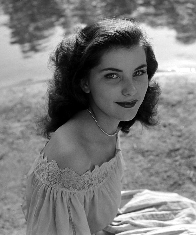 debra_paget_293