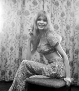 madeline-smith-b34