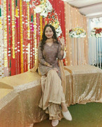 photo 6212759911695846579 y