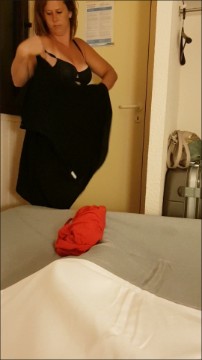 [Image: Voyeur24995112926.jpg]