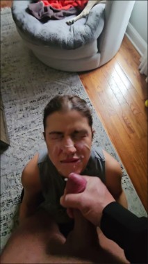 [Image: Cumshots5439014409.jpg]