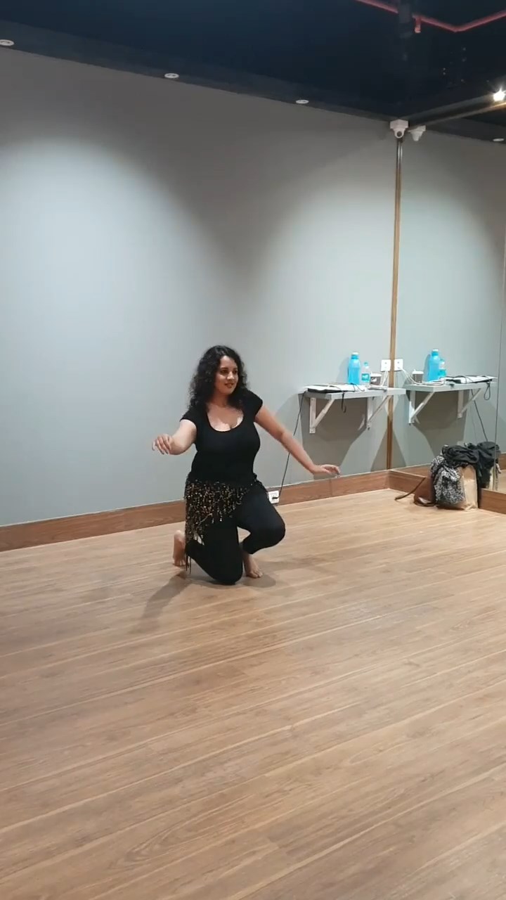 busty lady huge tits shaking in black tight dress mp4 snapshot 00 58