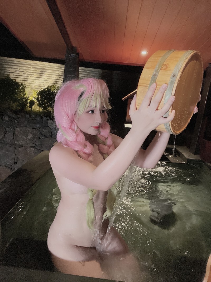 MiMi Chan 甘露寺蜜璃 Mitsuri Kanroji Cosplay 鬼灭之刃写真合集【33P-9V-453.9M】插图1