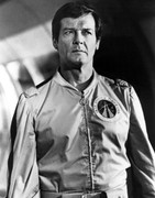 roger-moore-c52