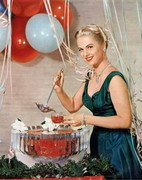 Martha-Hyer-a135