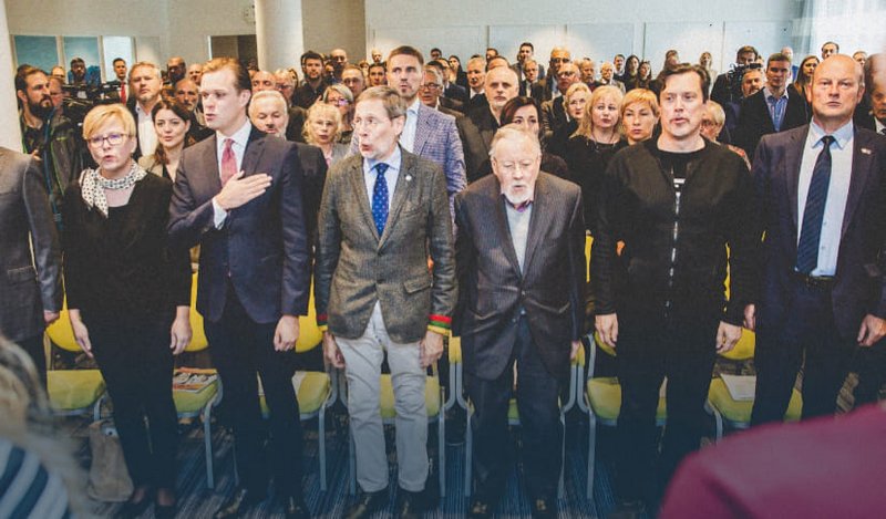Kas vakarą Lietuvą, jos verslą, politiką ir žmonių gyvenimus apgaubia didelė, smirdinti konservatoriška 3,14zda
