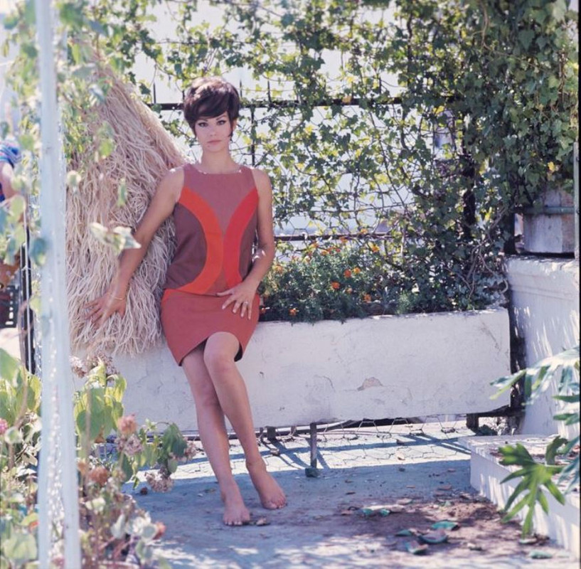 claudine_auger_mb07