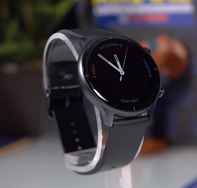 Smartwatch Amazfit GTR 2e, Relógio Inteligente, 2.5D Curved Bezel-Less Design, 1.39