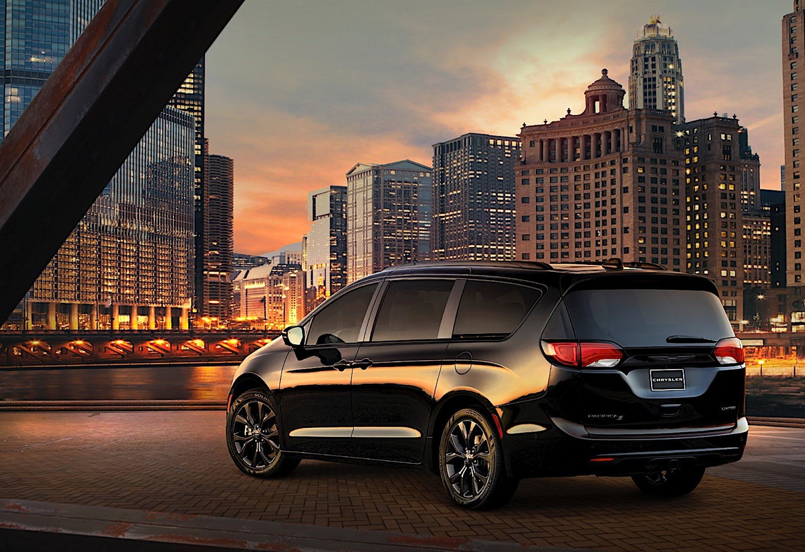 2020 Chrysler Pacifica Red S Edition (30)