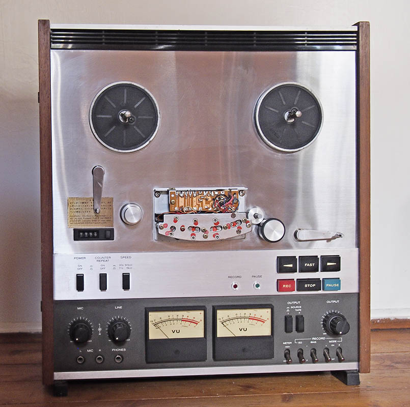 [Bild: Teac-A-4300-SX.jpg]