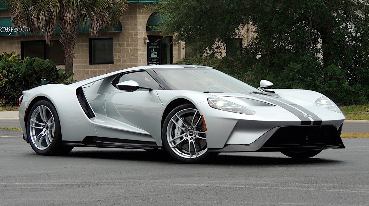 2017 Ford GT (1)