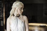 emilia-clarke-game-of-thrones-48
